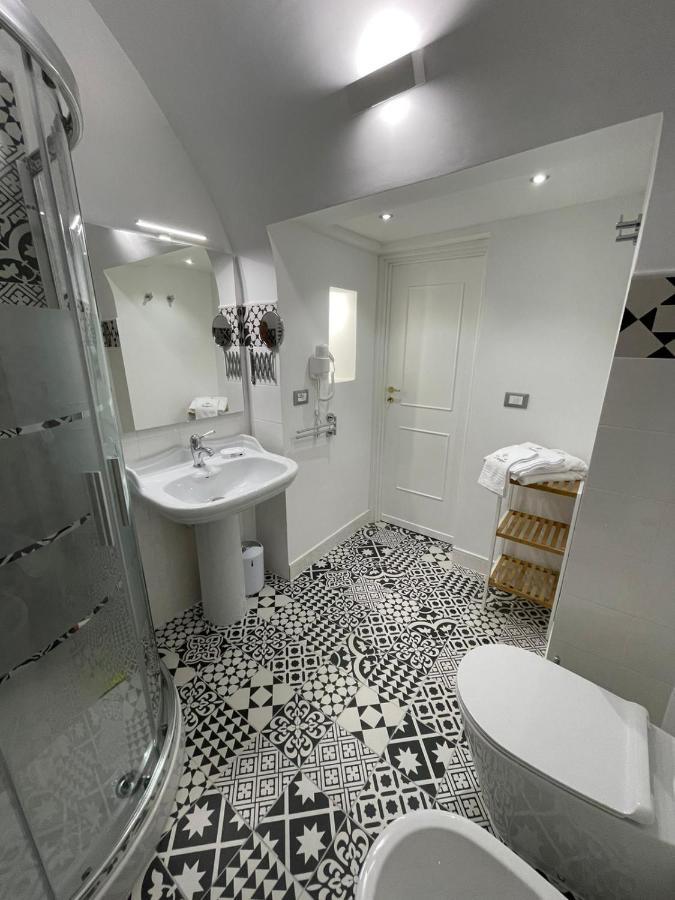 B&B Damapaga Palazzo Grappa กาลาตีนา ภายนอก รูปภาพ